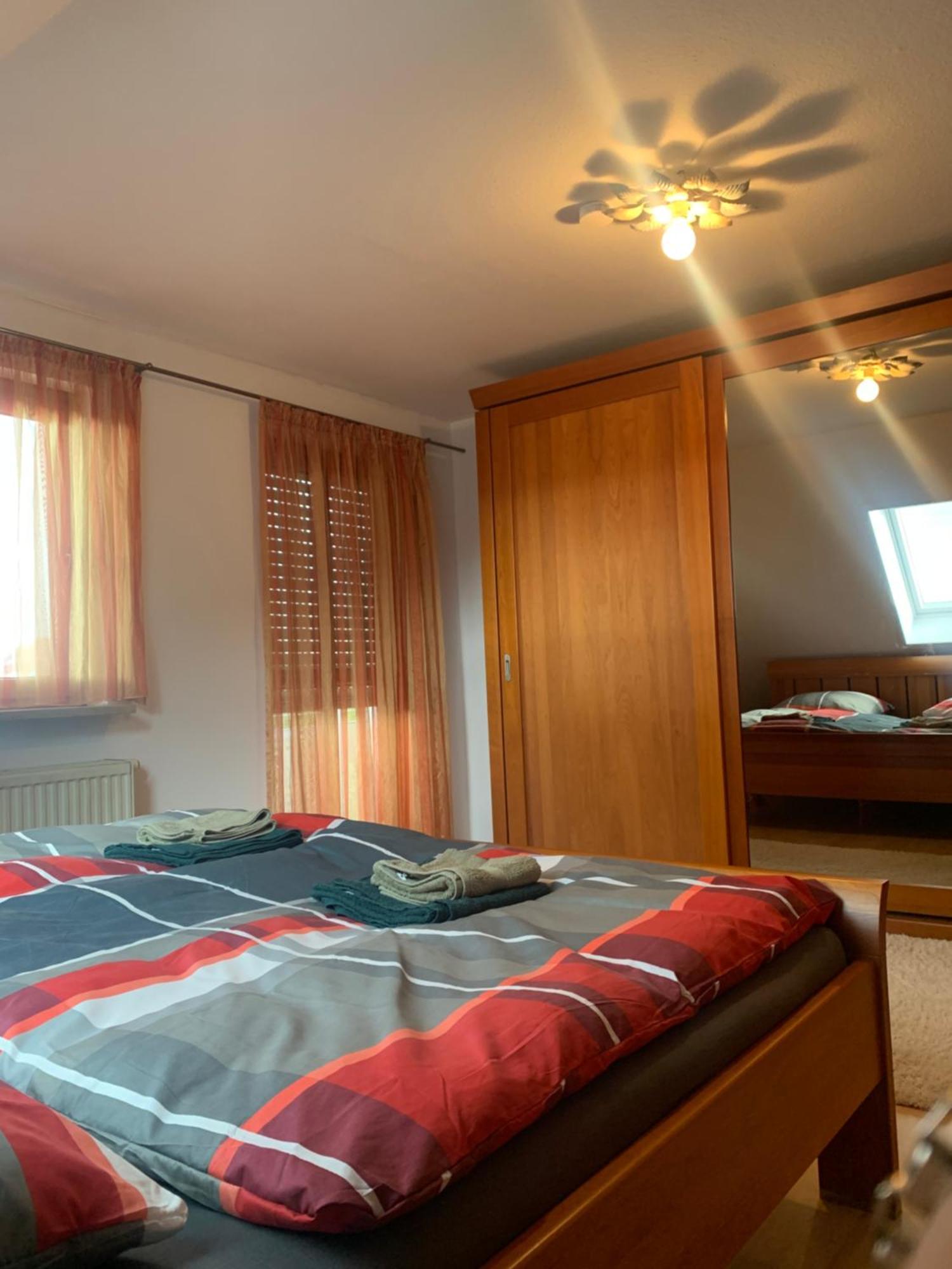 Sonniges Dachzimmer فيوخت المظهر الخارجي الصورة